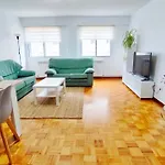 Piso Muy Amplio En Pleno Centro De Cantarrana - * Viveiro