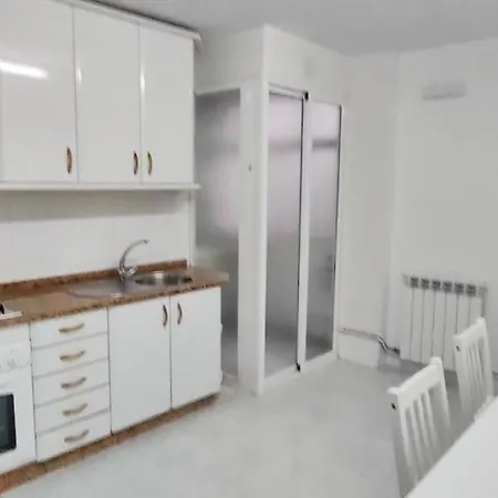 Piso Muy Amplio En Pleno Centro De Cantarrana - Viveiro