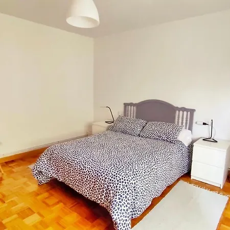 아파트 Piso Muy Amplio En Pleno Centro De Cantarrana - 비베이로